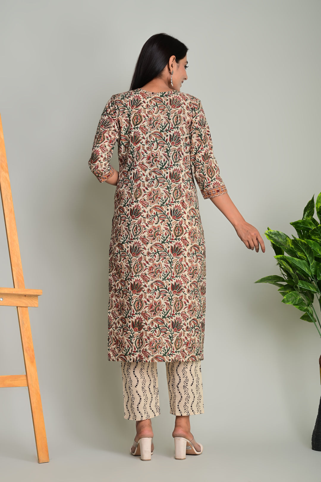 Hastkala Cotton Suit Kota Doriya Dupatta