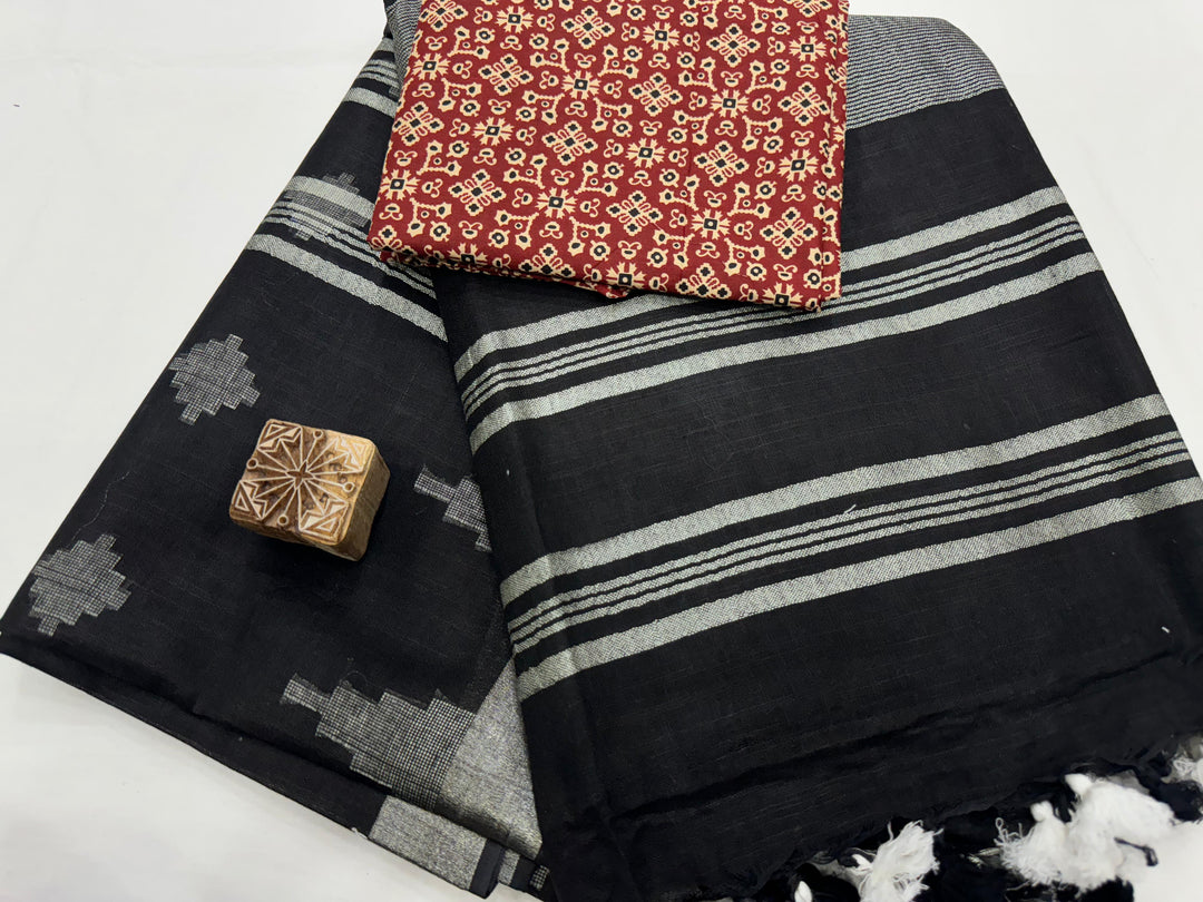 Plain Linen saree With Printed Blouse