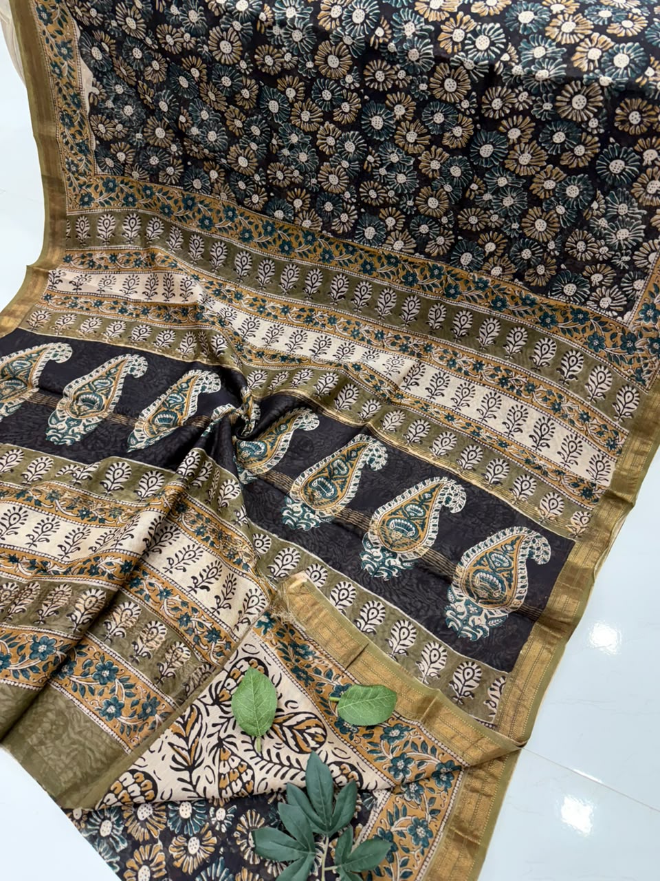 Maheshwari Saree with zari border