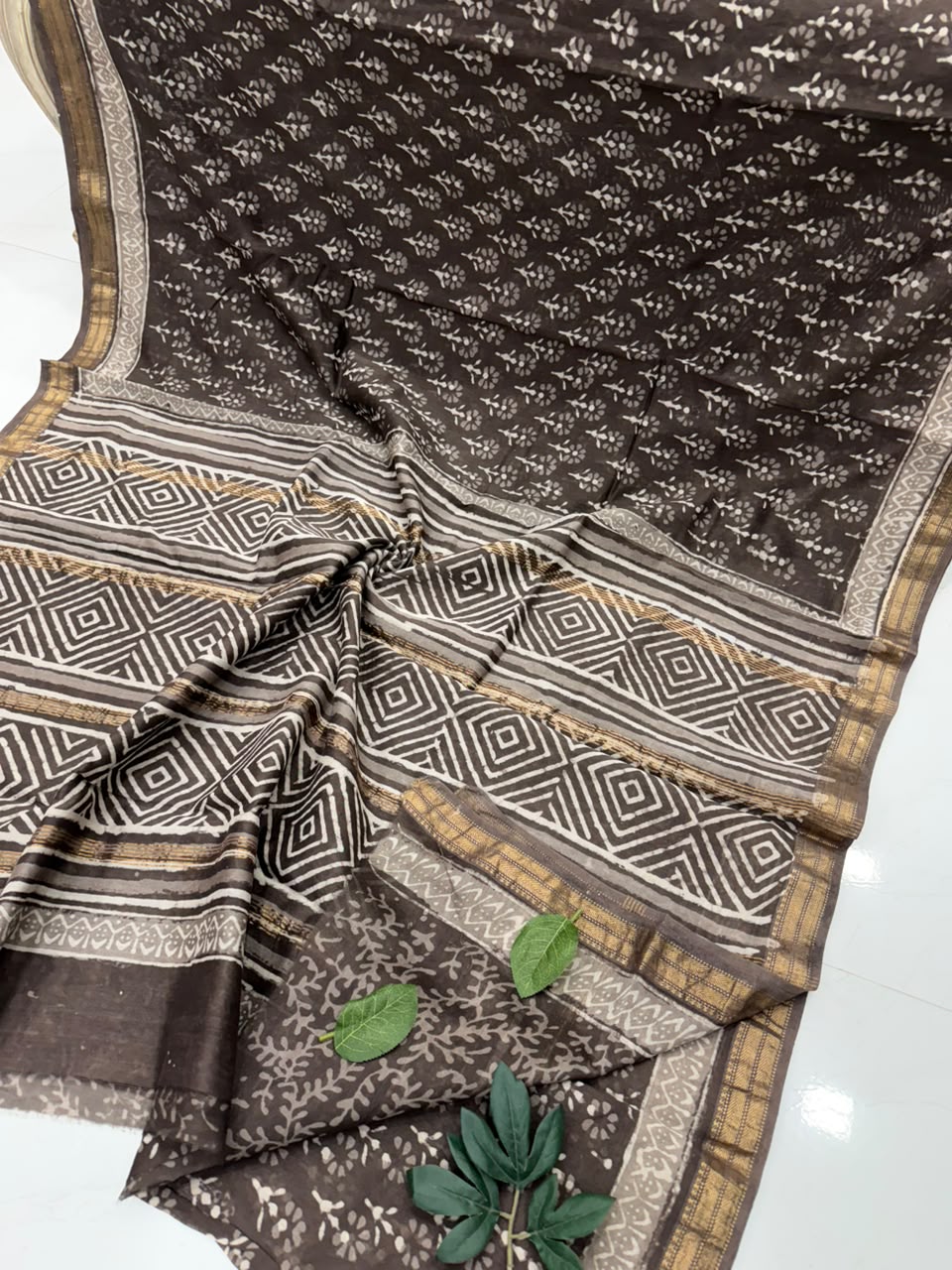 Pure Maheshwari Silk Hand Block Printed Saree with Blouse Piece