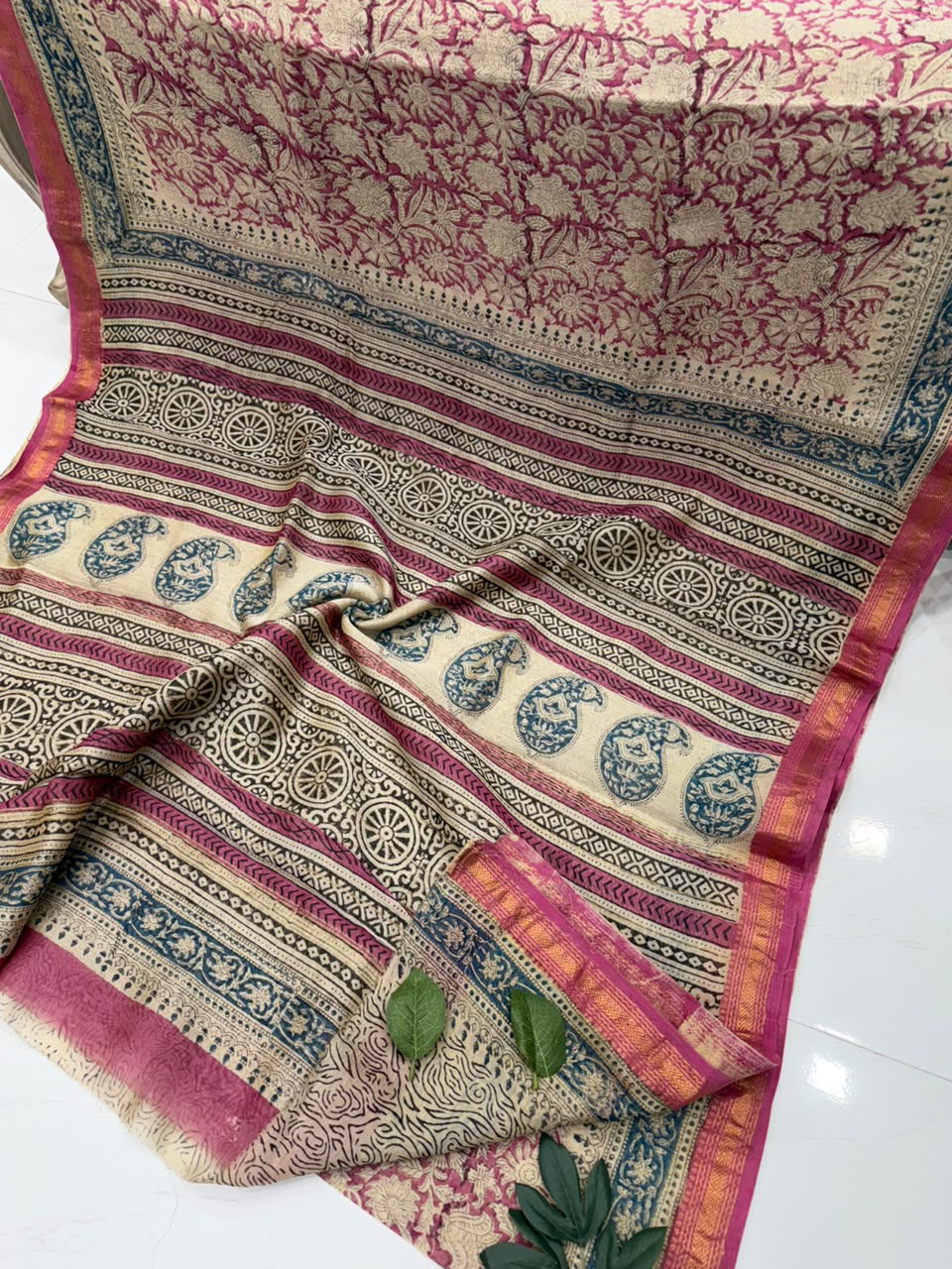 Handloom Maheshwari Silk Saree with Blouse Piece
