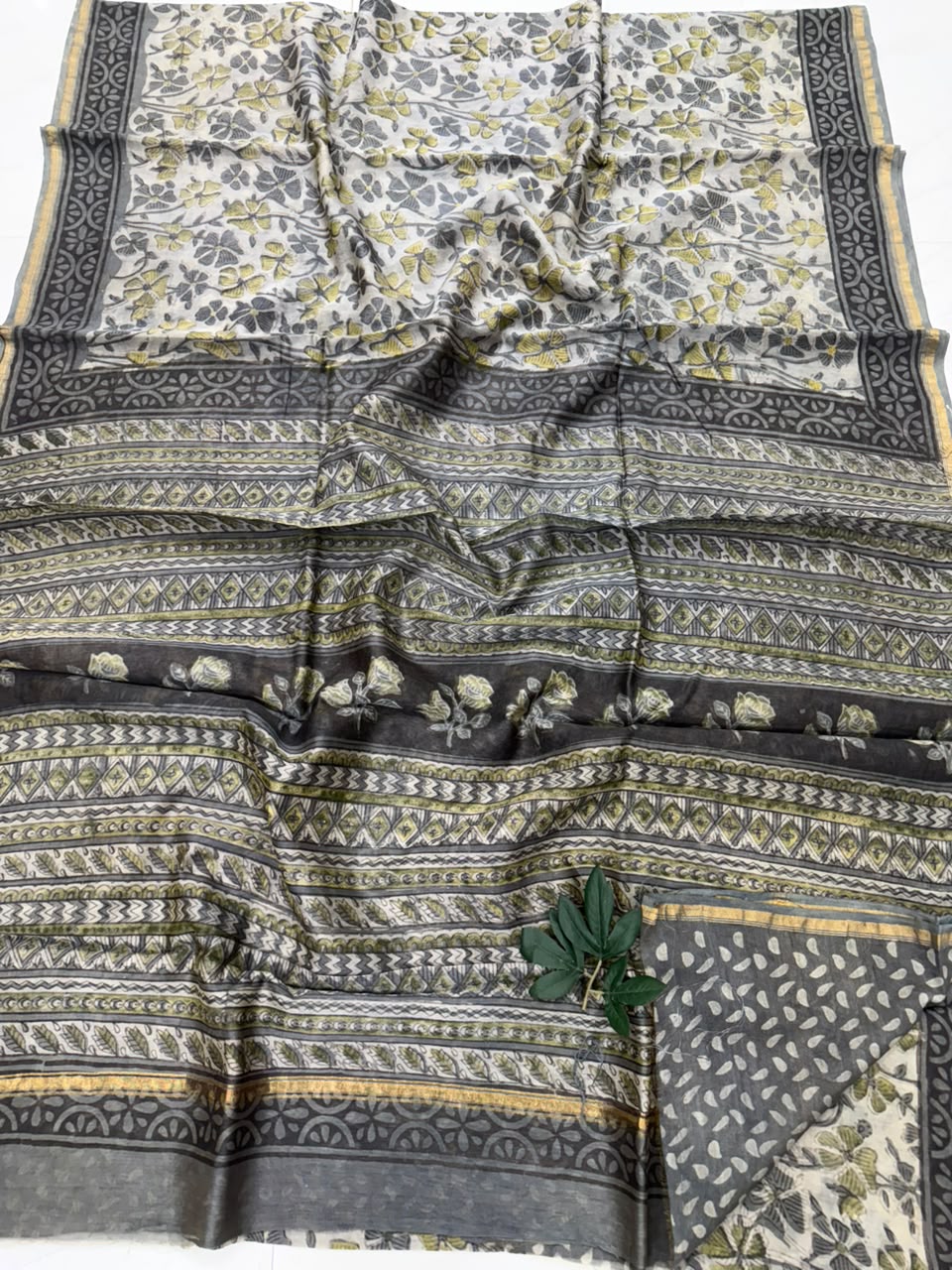 Pure Chanderi Silk Saree with Blouse Piece