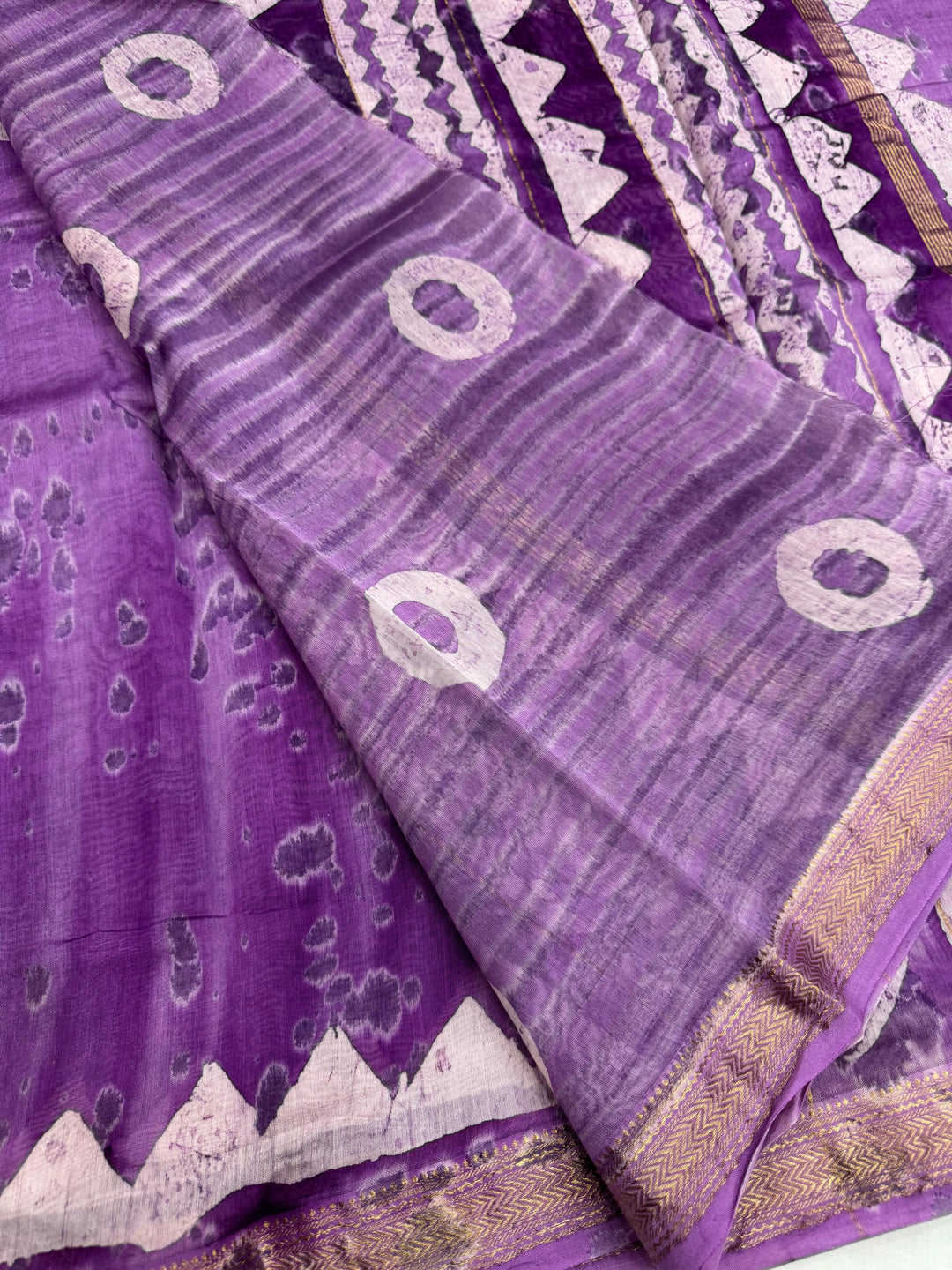 Lightweight Maheshwari Saree with zari border