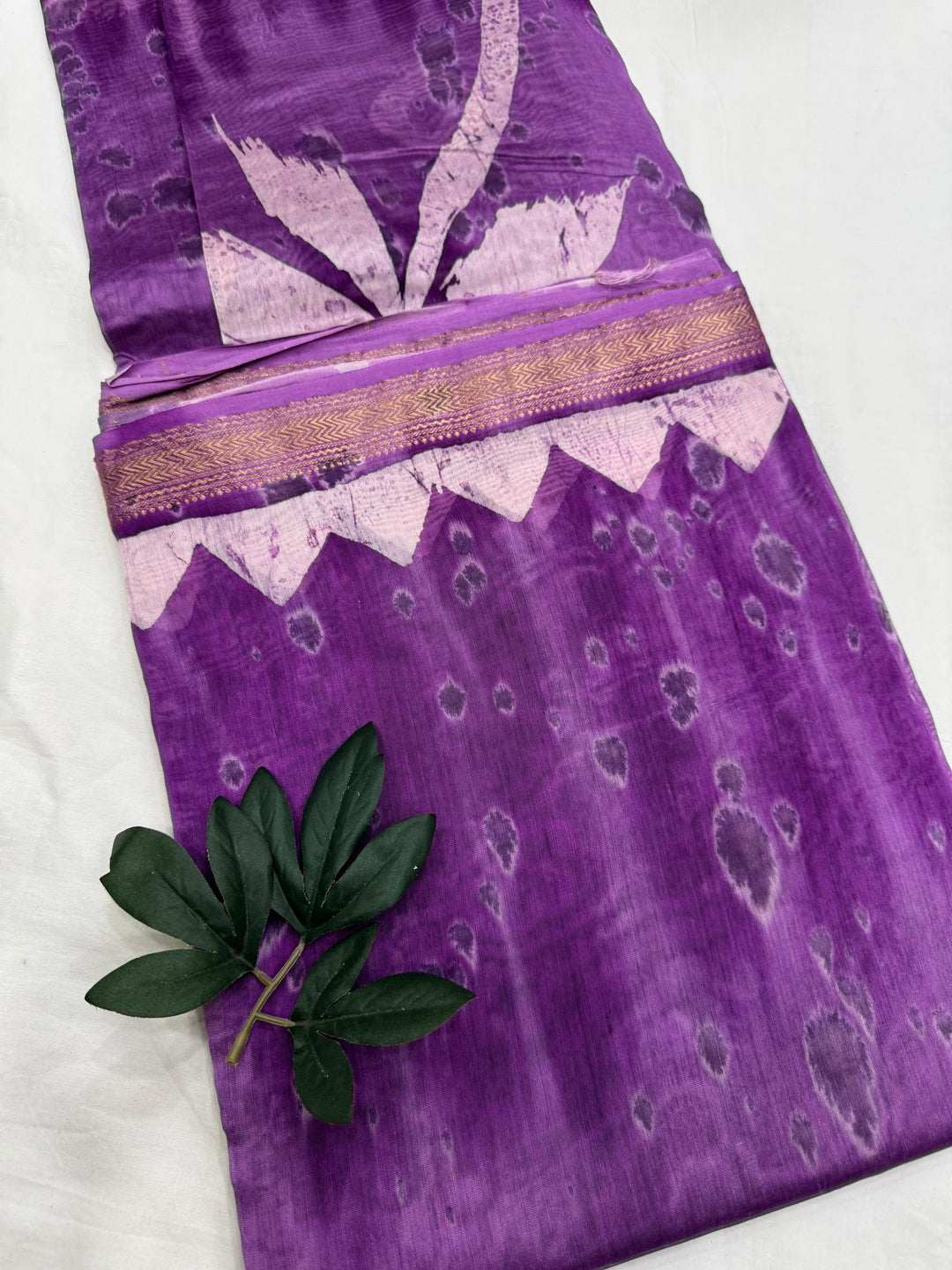 Lightweight Maheshwari Saree with zari border