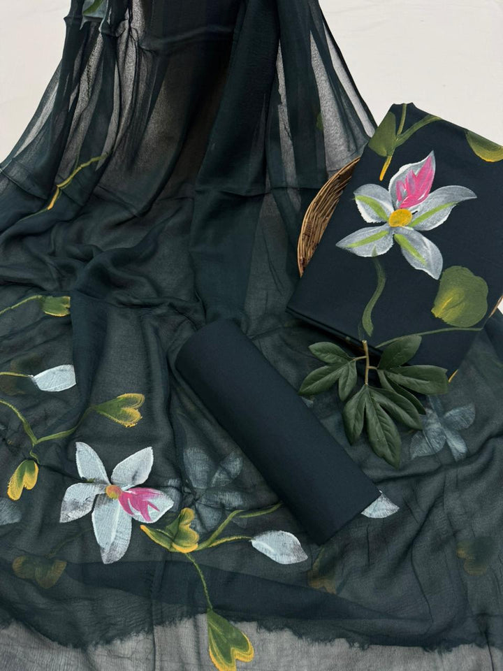 Cotton Suit With Chiffon Dupatta